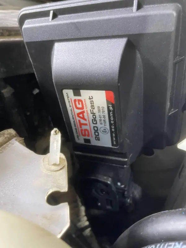 Блок управління ГБО Stag Go Fast на Renault Logan